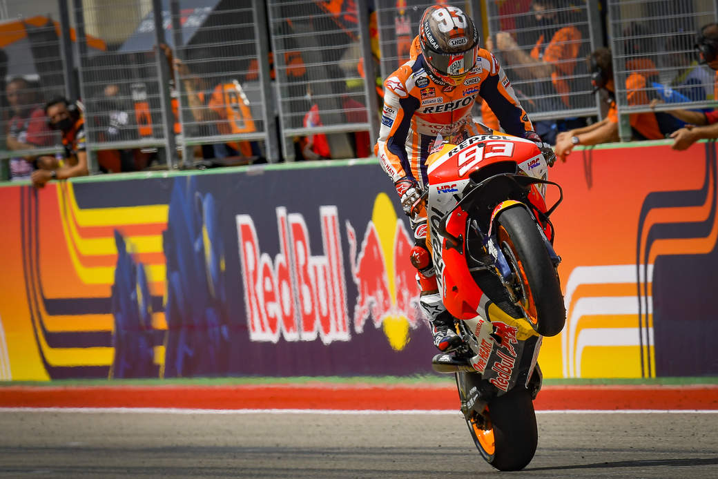 MotoGp, Marc Marquez falls immediately. Miller ahead of everyone