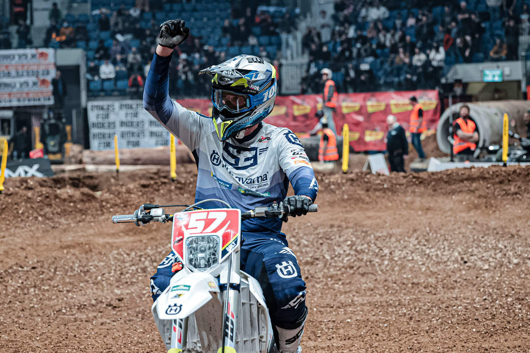 Billy Bolt crowned 2022 SuperEnduro FIM World champion FIM